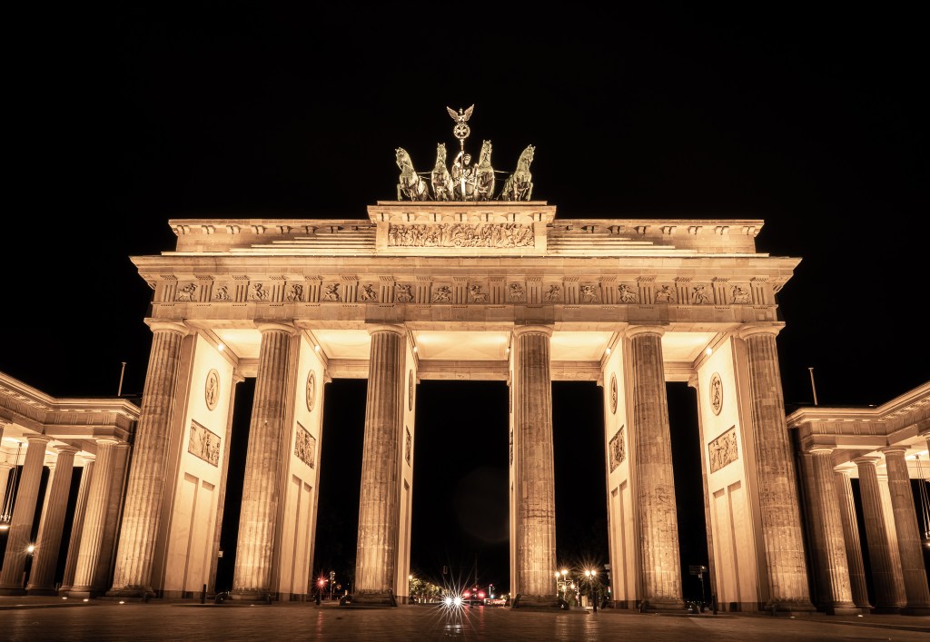 Brandenburg Gate at night