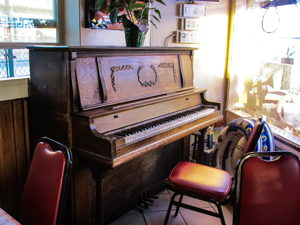 The piano from Top Gun 